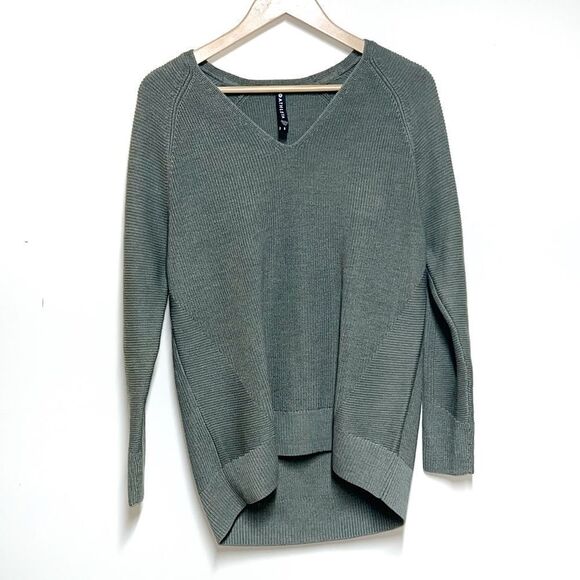 New Athleta Hanover V Neck Olive Green oversized Sweater Womens Sz S - Picture 4 of 10